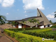 Basilique Marie-Reine-des-Apotres-雅温得