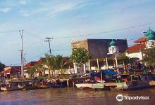 Karangantu Harbour景点图片
