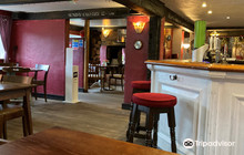 The Bar at the Brown Trout餐厅图片