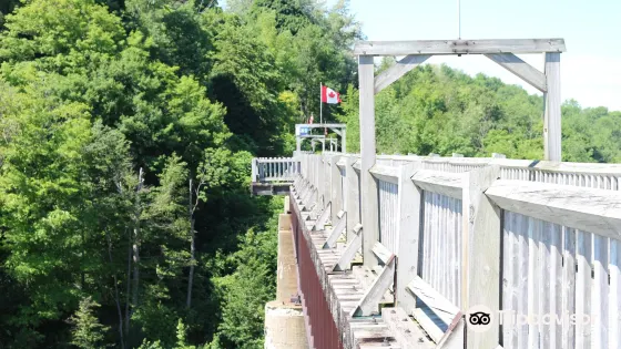 Menesetung Bridge