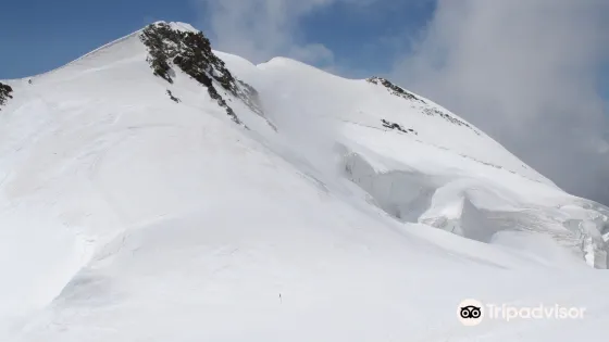 Castor Mountain