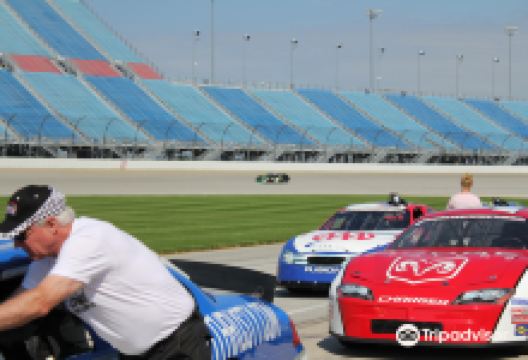 NASCAR Racing Experience and Richard Petty Driving Experience景点图片