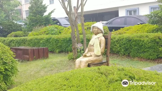 木川高級中學和平少女像