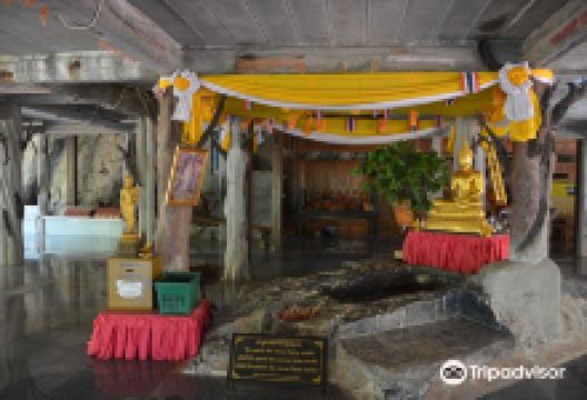 Wat​ Tham Khao​ Wong景点图片