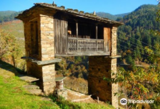 Museo Etnografico de M. Lombardia景点图片