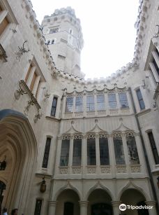 赫卢博卡城堡-伏尔塔瓦河畔赫卢博卡