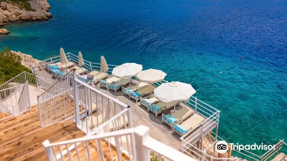 Yali Beach Club