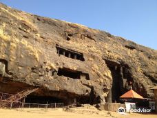 Karla Caves-浦那