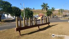Boy Monument Porteira-Ouro Fino