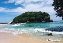 Batu Bengkung Beach景点图片