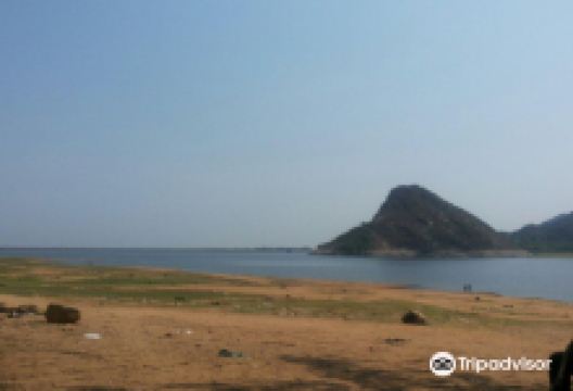 Thirumoorthy Dam景点图片