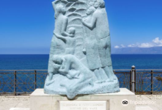 Monumento ai Dispersi Vittime del Mare景点图片