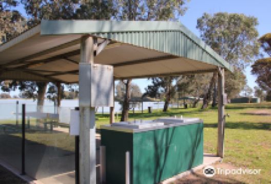 Tchum Lakes景点图片