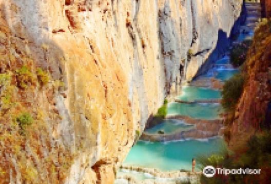 Aguas turquesas millpu景点图片