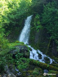Waterfall Ptichiy Klyuv-加格拉