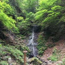 武甲山の不动滝-横濑町