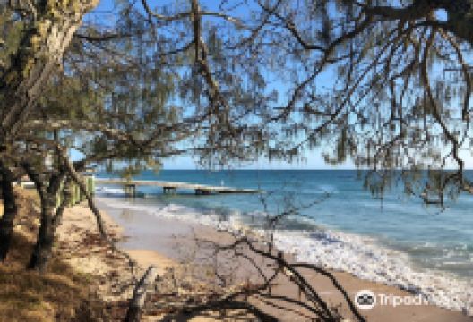 Woodgate Beach景点图片