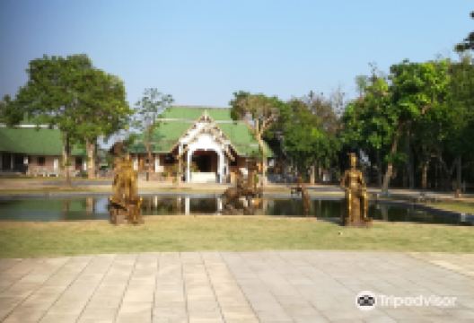 Sunthon Phu Monument景点图片