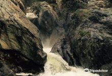 Suchurum Waterfall景点图片