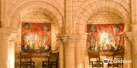 Medieval castle Simiane-la-Rotonde