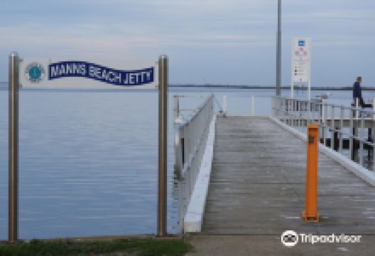 Manns beach景点图片