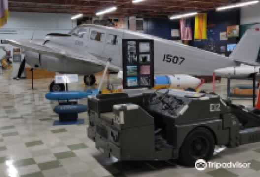 Travis Air Force Base Heritage Center景点图片