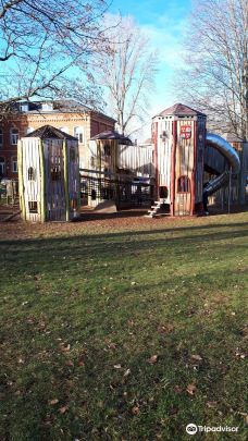 Spielplatz Im Schlobigpark-茨维考