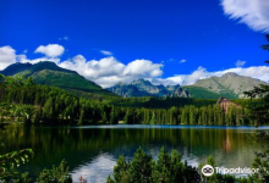 Strbske Pleso Lake景点图片