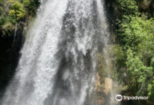 Cascade de Salles-la-Source景点图片