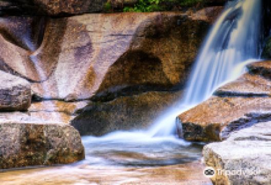 Diana's Baths景点图片