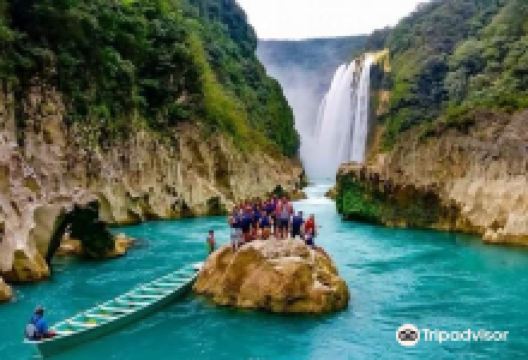 Tamul Waterfalls景点图片