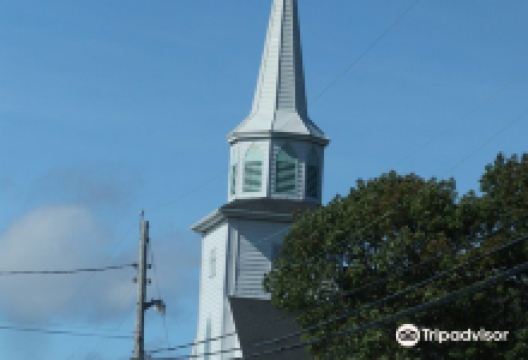 Holy Cross Catholic Church景点图片