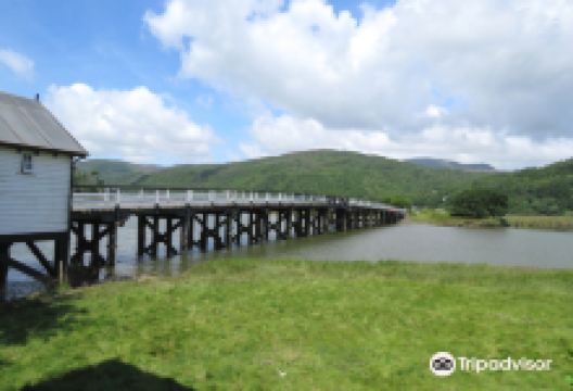 Penmaenpool Toll Bridge景点图片