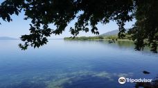 特里霍尼扎湖-Makrinia
