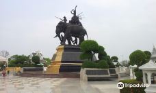 Queen Suriyothai Monument-大城