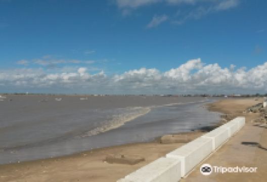 Playa de Bajo de Guia景点图片