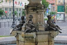 罗兰喷泉-布拉迪斯拉发1区-迷路人忆
