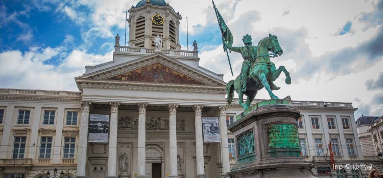 Royal Square Travel Guidebook Must Visit Attractions In