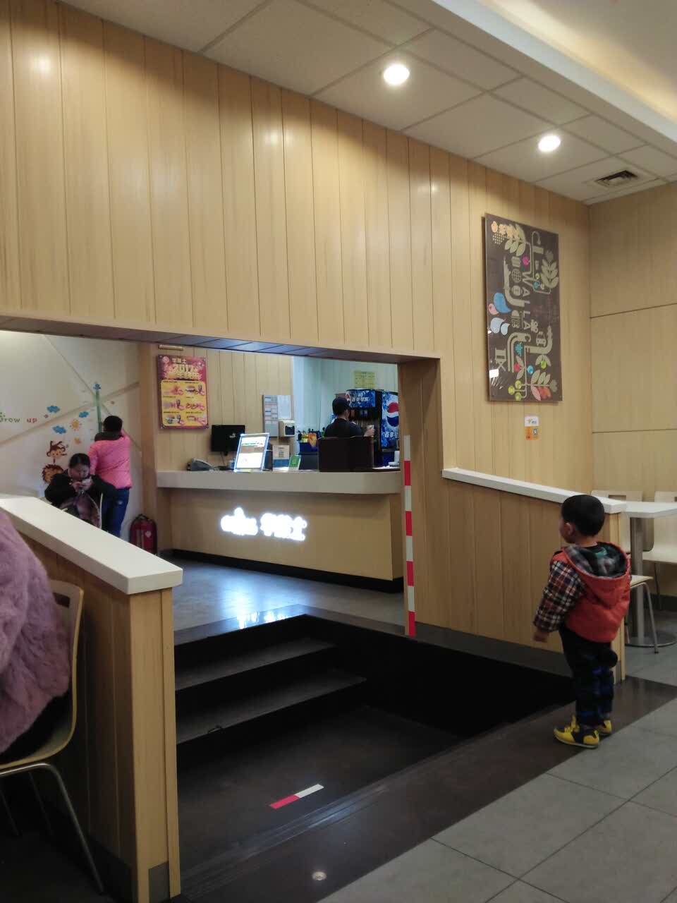 华莱士·全鸡汉堡(永春桃城店)