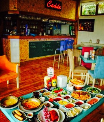 Cadde Cafe & Bistro
