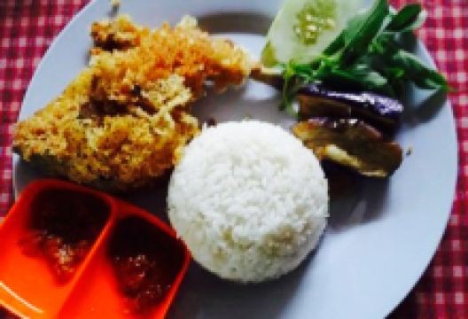 Bebek Gong Tali Bambu美食图片