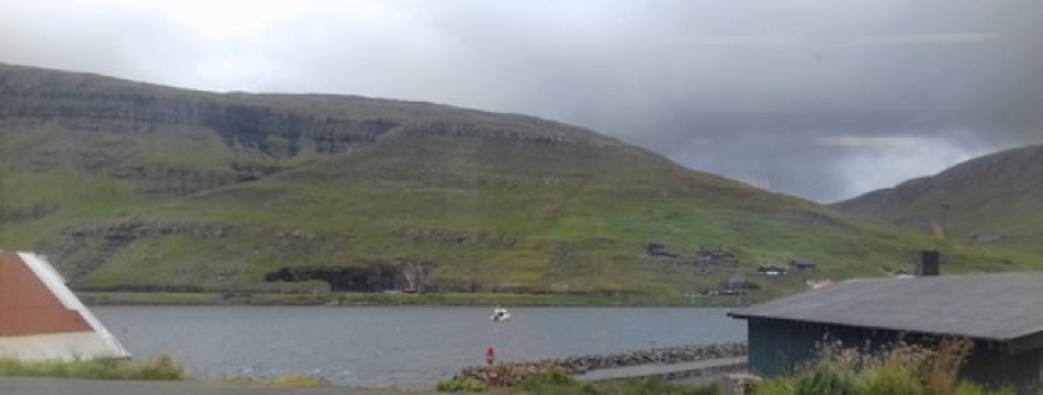Café Fjørðoy & Guesthouse Hugo