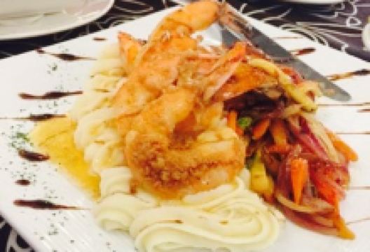 Dona Lala Hotel Restaurant美食图片