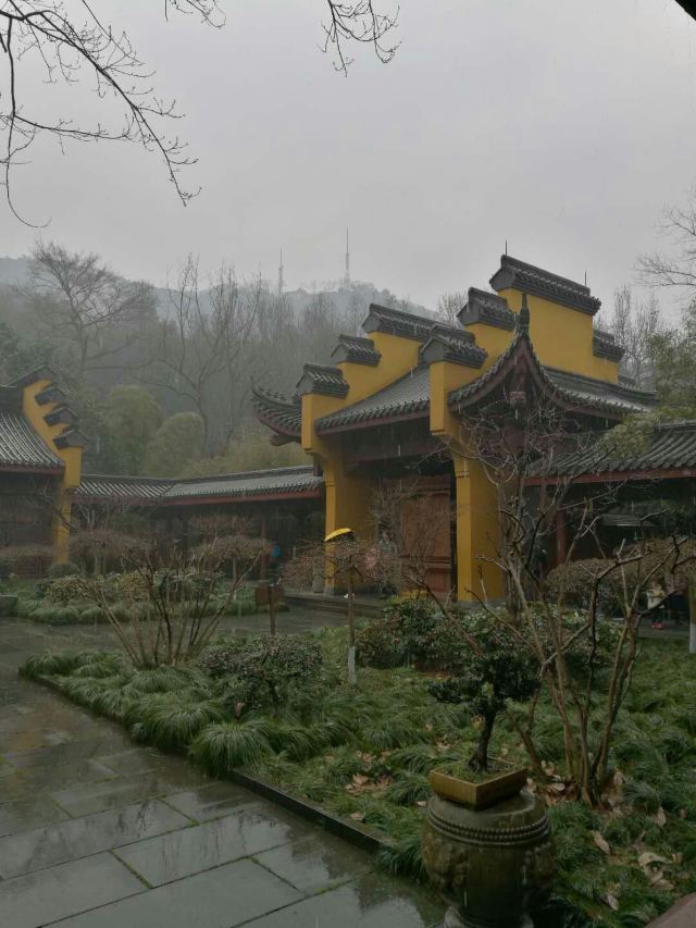 Hangzhou Lingyin Temple and Feilai Peak Scenic Spot