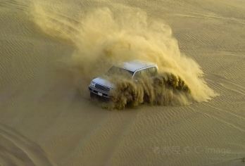 阿联酋迪拜拉巴卜沙漠之旅+迪拜沙漠营地体验一日游【英文团】【在Lahbab沙漠红沙丘参加所有经典的活动，如沙丘撞击、沙滩冲浪和ATV越野摩托；】