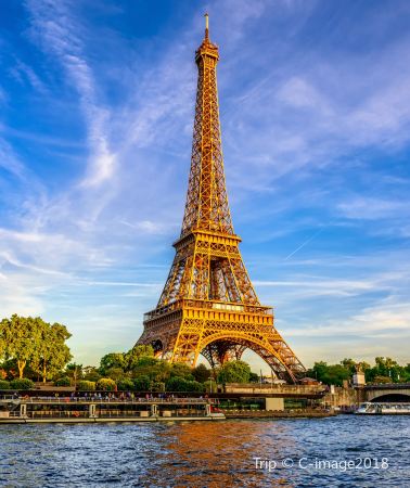 9日8晚 • 西班牙馬德里＋托萊多＋巴塞羅那＋法國巴黎