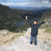 雨巷望风的猪猪