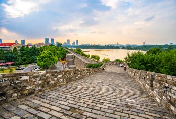 南京出发：南京城墙+六朝博物馆+秦淮风光带一日活动【私家团】【私家小团丨小众经典丨无销无购丨独立包车丨行程可调丨随停随走丨时间自由丨上门接送】
