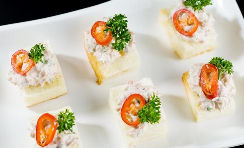 玛田小镇量贩KTV餐厅图片