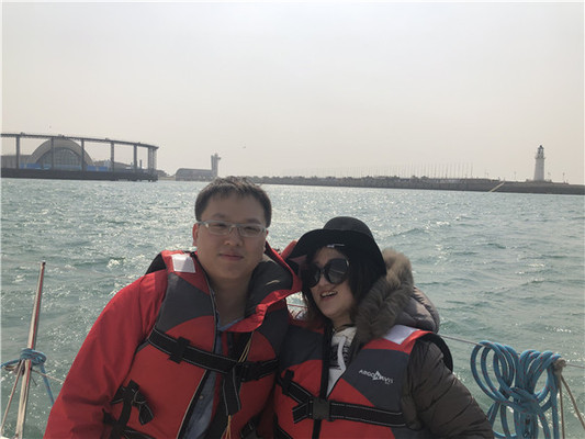 在青岛,和教练出了趟海,体验了一把真正的帆船,我承认,我彻底沦陷爱上了蓝色鸦片